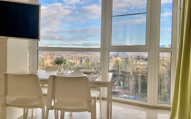 Panoramic studio Mountain view. Sunrayhome Apartments