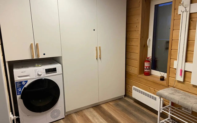 Частный дом комфортный со столом для пинг-понга и батутом