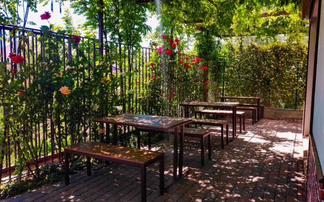 Anapa LOFT Inn Guest House
