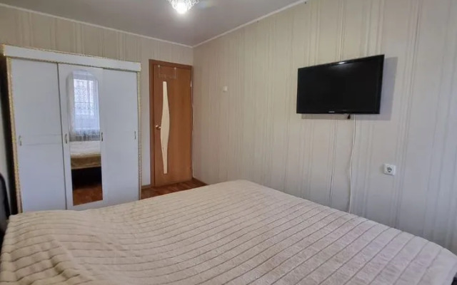Na Lva Tolstogo Flat