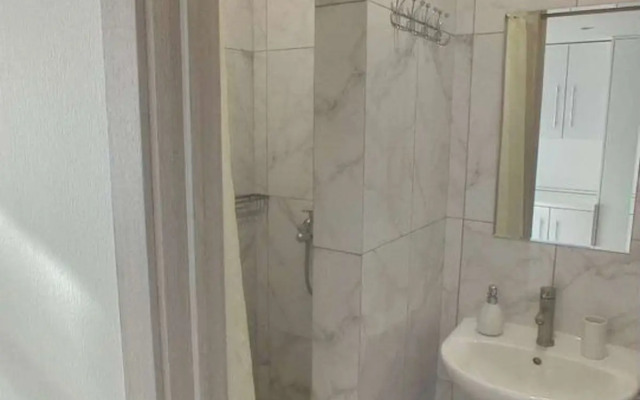 2 Na Ulitse Dekabristov 23 Apartments