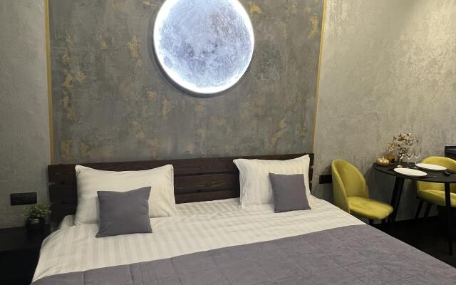 Moon Laith Apartments