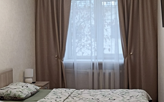 V Tsentre U Pogankinykh  I Menshikovykh Palat Flat