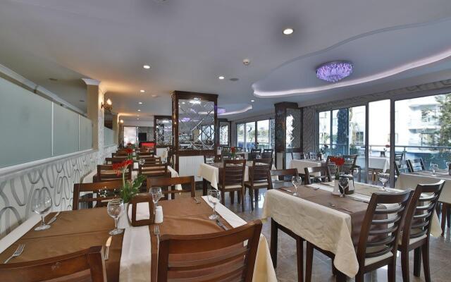 Opia Hotel