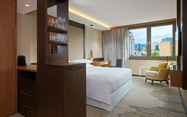 Sheraton Grand Tbilisi Metechi Palace Hotel