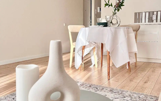 V Novom Dome Ostrovskogo 52 Flat