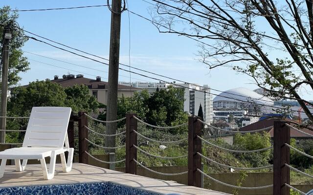 S basseynom i 5 master spalnyami Villa