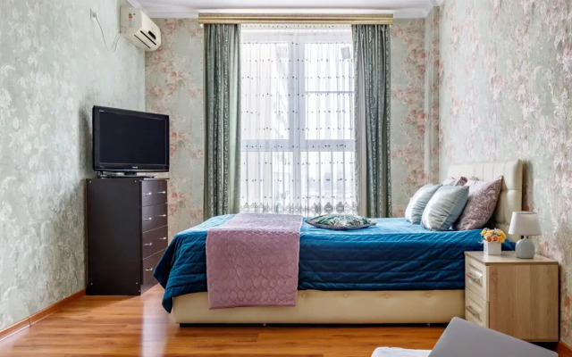 Апартаменты Классические с Красивым Видом Юг-Апарт на Красной 176