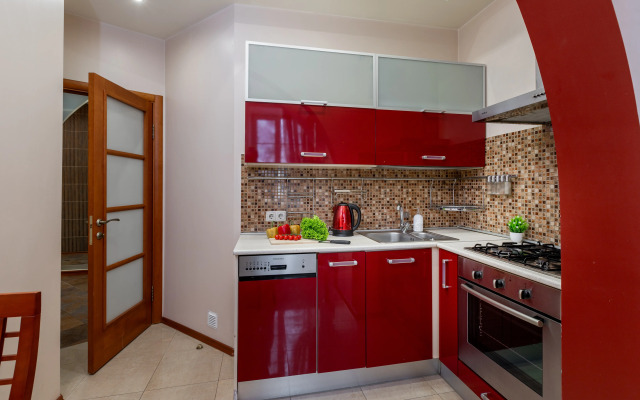 Апартаменты 3-комнатные рядом с ТЦ Столица