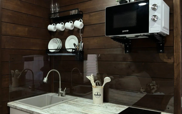 Частный дом новый с закрытой парковкой и мангальной зоной