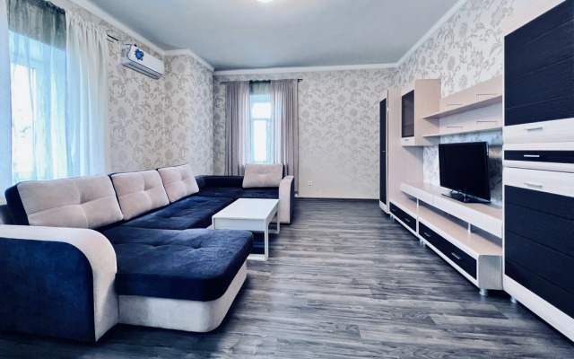 Квартира Большая 2-х комн. возле Кремля с парковкой