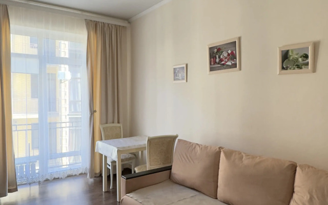 Ryadom S Istochnikom I Parkom Flat