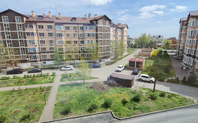 Na ulice Truzhenikov 39/3s2 Apartments