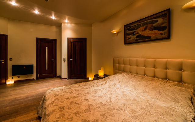 Holiday-In Guest house