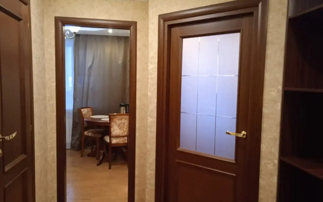 Квартира Суворова 28