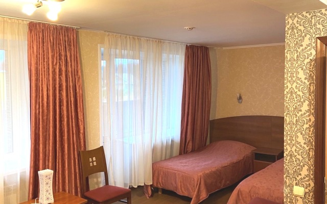 Pribrezhnyij Yarburg Park Hotel