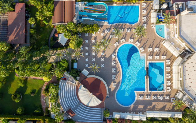 Aydinbey Famous Resort - Ultra All Inclusive