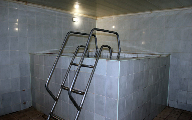 Pomestye Ampiala Hotel
