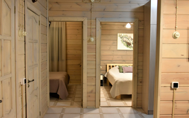 Домик на опушке на берегу Озера Волго на Селигере - коттеджи Сосновый бор