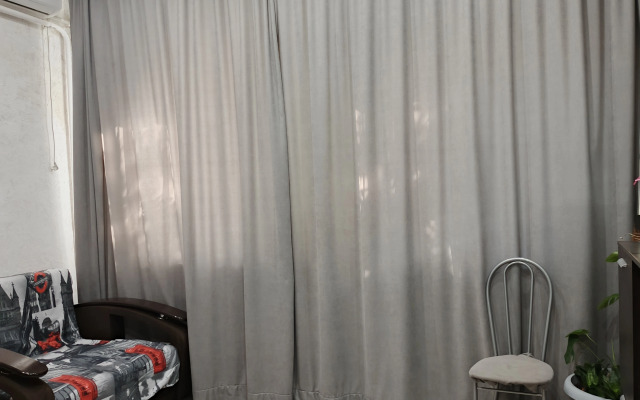 Na zemle v tsentre goroda Flat