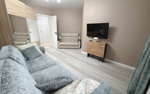 Dvuhkomnatnye  Morskaya Simfonya-2, s vannoj , s vidom na bassejn dlya bol'shoj sem'i Apartament