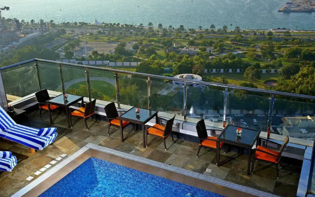 Hotel Ramada by Wyndham Abu Dhabi Corniche