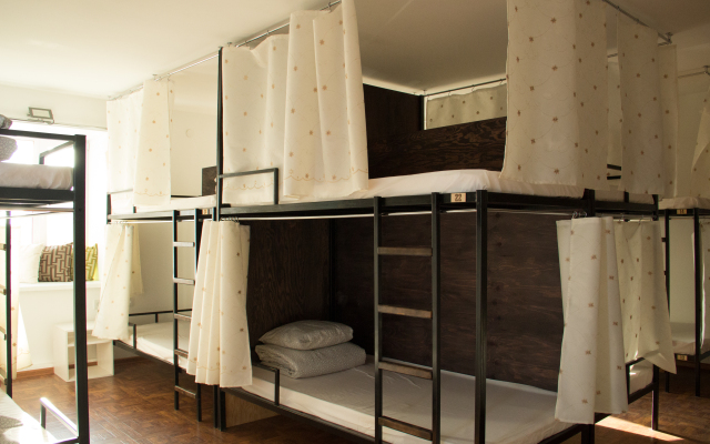 Hostel Bed & Bread