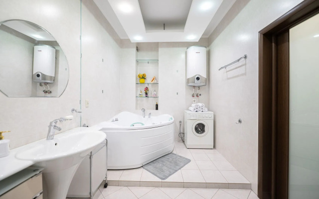 Pyat Zvyozd Bolshaya S Konditsionerami I Kaminom Apartment