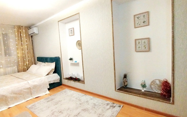 Dvukhurovnevaya V Tsentre Flat