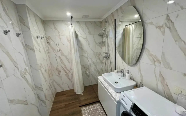 Graf Tolstoy Flat