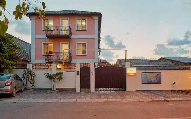 Hotel Chernomorskiy Bereg