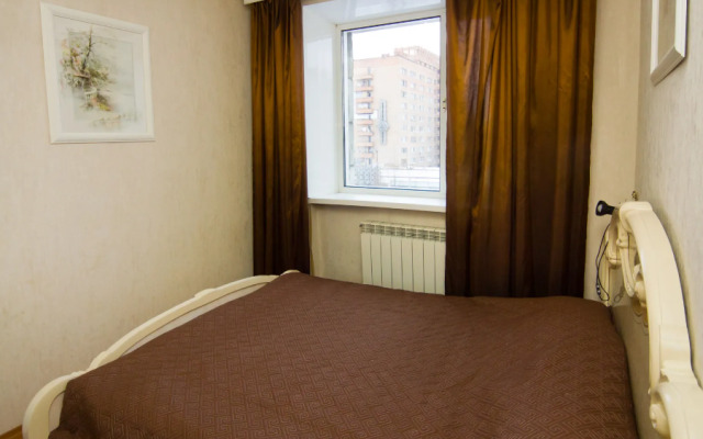 Квартира трёхкомнатная Воскресенская 6