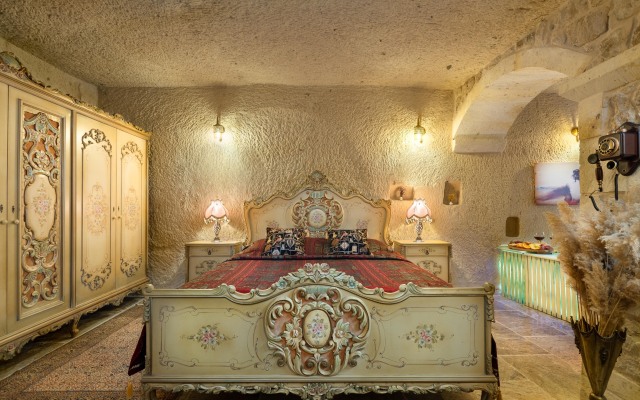Acer Cave Hotel