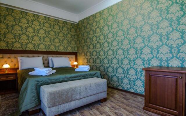 Ritsk Hotel