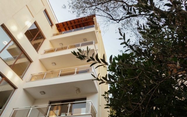 Clever II Apartments