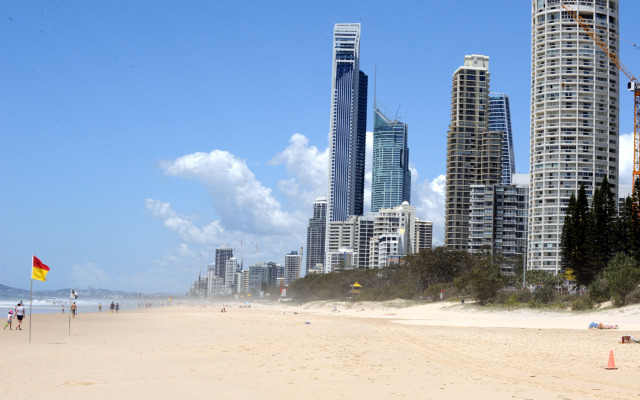 Surfers Paradise Three Bedroom With Pool and Spa Access