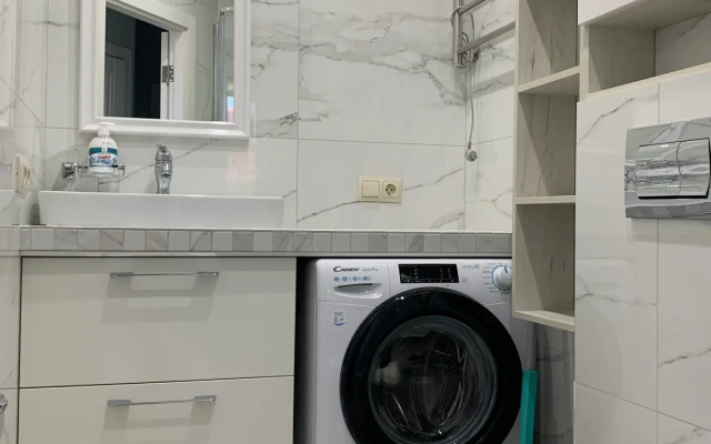 Panomara S Vidom Na Most I More Flat