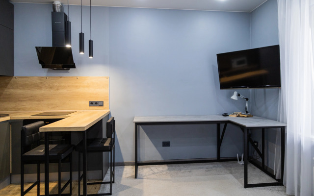 Studiya Ryadom S Vokzalom, Potryasayuschiy Vid Na Reku Flat