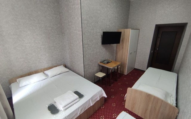 Yani Guest house