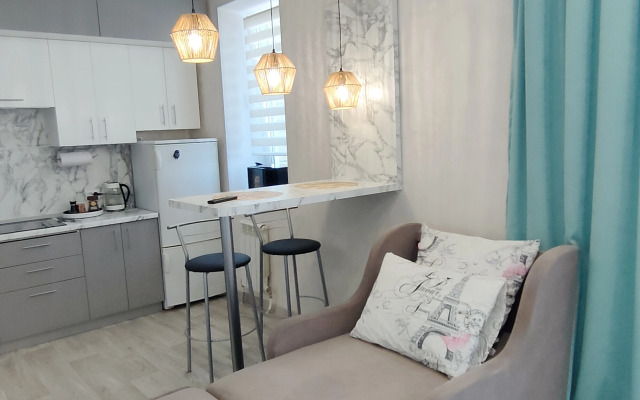 Novaya Sovremennaya Studiya S Vidom Na Roschu Flat