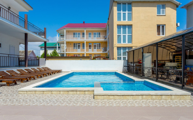 Spiros Guest House