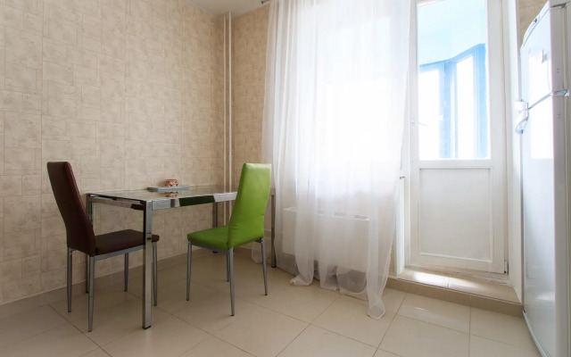 Metro Akademicheskaya Flat