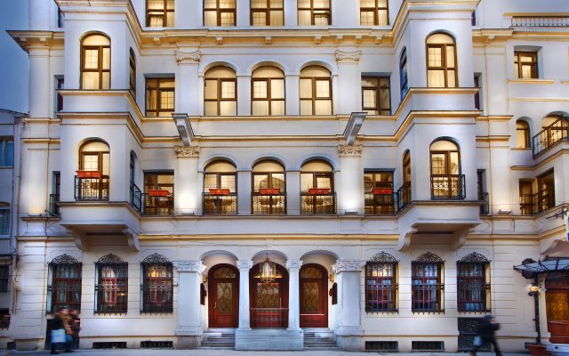 Отель Amber Hotel Istanbul