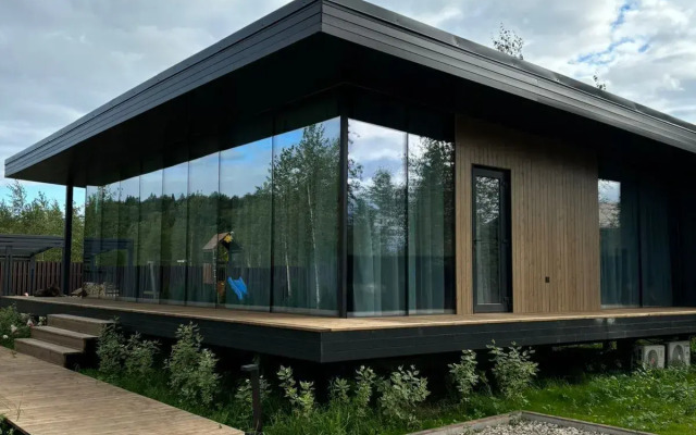 Частный дом Большой у реки с камином и сауной