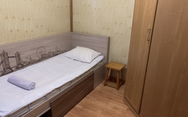 Prostornaya trexkomnatnaya Flat