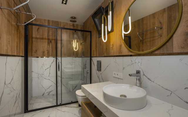 Luxury Garden Suites
