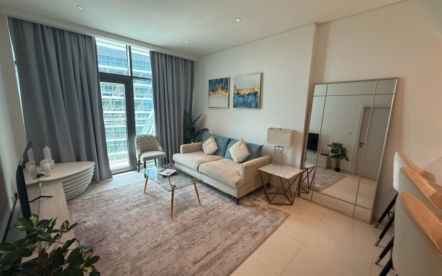 Highend Luxury Seven Palm Apartments
