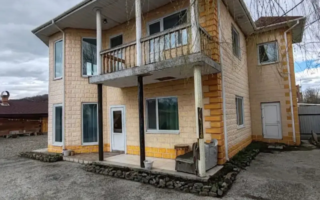 Частный дом г.Владивосток, ул.Джамбула, д.5 до 12 гостей