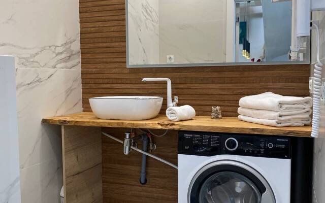 Ajax Na Polyanskoy S Terrasoy Na Kryshe Apartments