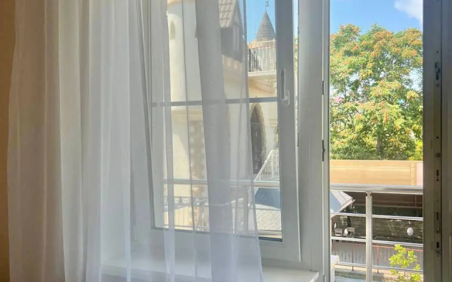 Persikovy Zamok Private House